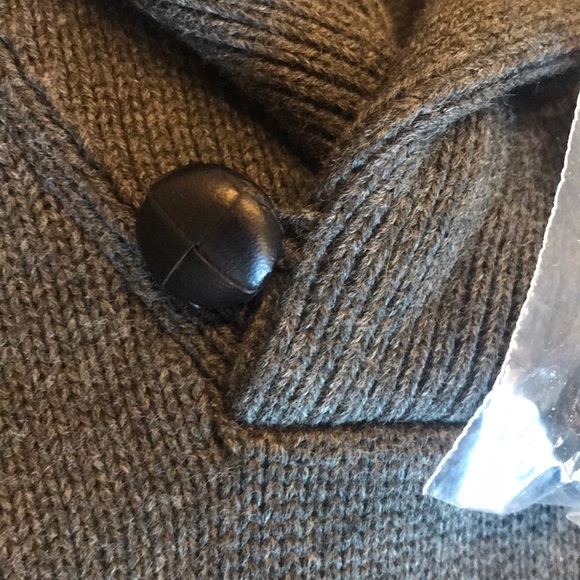 New Jos. A. Bank Men’s Pull Over Collared Sweater - Picture 3 of 5